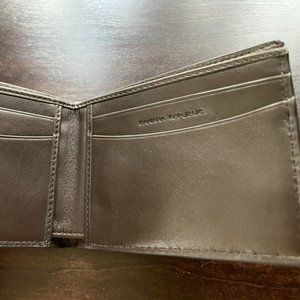 NWT brown Banana Republic wallet